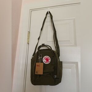 Small Fjallraven bag never used !!